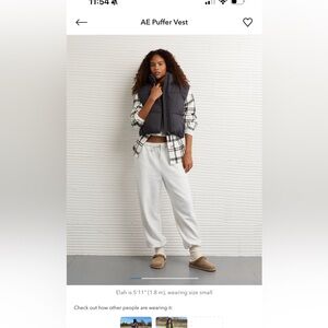 American Eagle black puffer vest size large